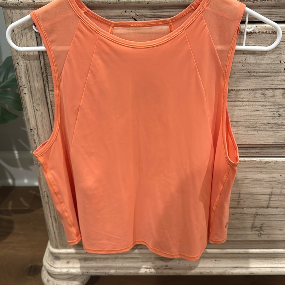 Lululemon sculpt crop tank 
Like new